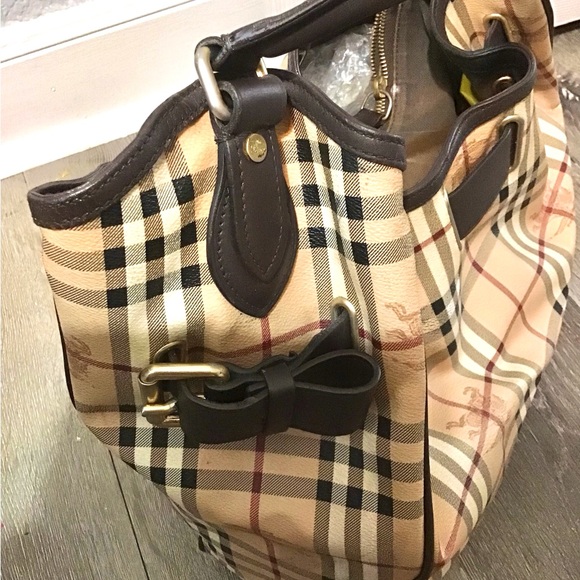 Burberry Bags - Picture 3 of 16